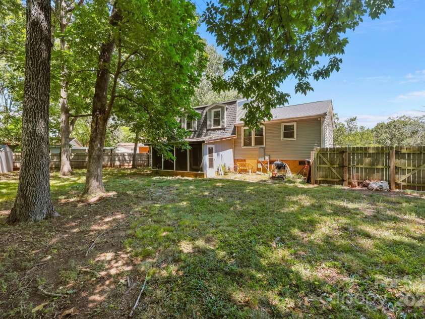 2704 Julep Lane, Charlotte, NC 28273.  MLS# CAR4284784, YatesRealty ID 29682. 