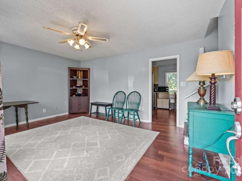 2704 Julep Lane, Charlotte, NC 28273.  MLS# CAR4284784, YatesRealty ID 29682. Entrance / Family / Living Room