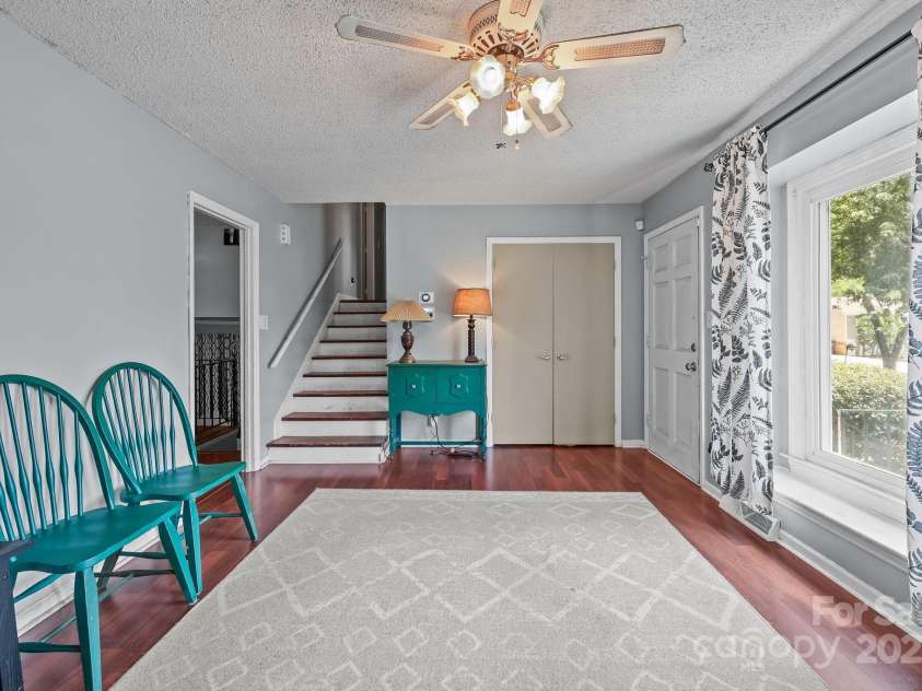 2704 Julep Lane, Charlotte, NC 28273.  MLS# CAR4284784, YatesRealty ID 29682. Entrance / Family / Living Room