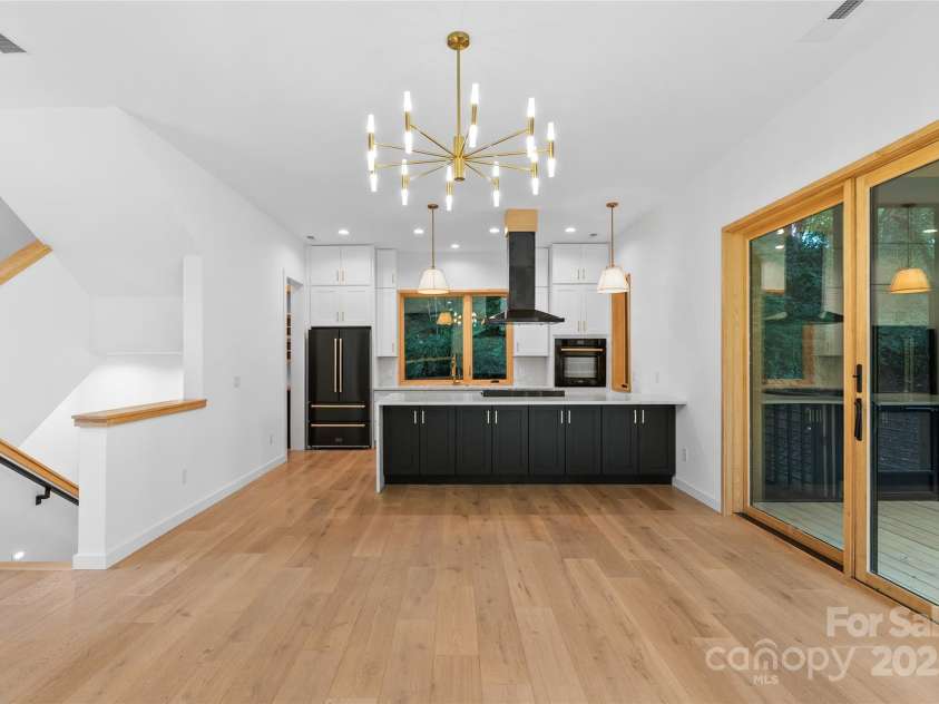 43 Waynesville Avenue, Asheville, NC 28806.  MLS# CAR4283034, YatesRealty ID 29683. 
