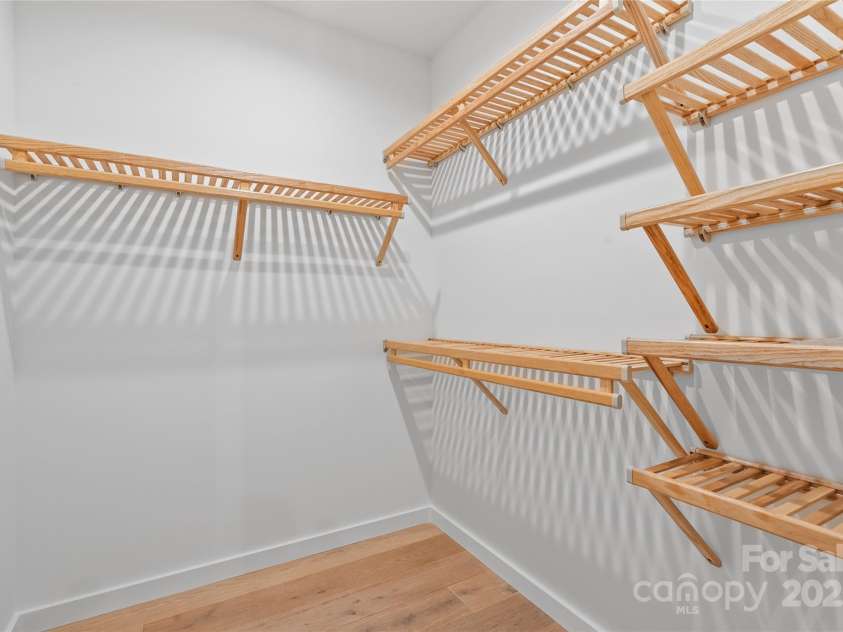 43 Waynesville Avenue, Asheville, NC 28806.  MLS# CAR4283034, YatesRealty ID 29683. 