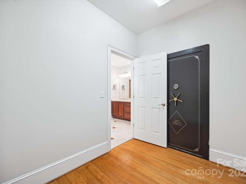 20308 Ridgebrook Lane, Locust, NC 28097.  MLS# CAR4279014, YatesRealty ID 29685. Closet w/ Vault Entrance