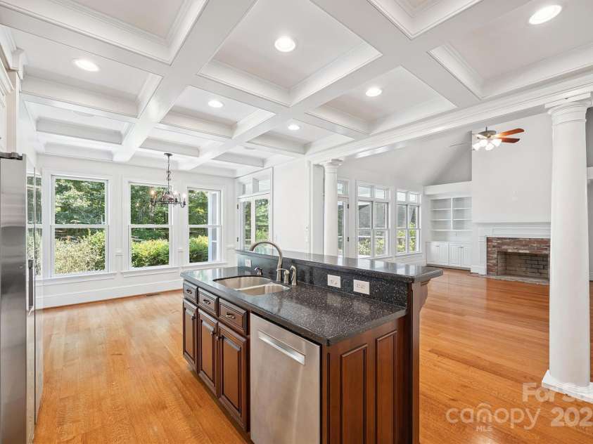 20308 Ridgebrook Lane, Locust, NC 28097.  MLS# CAR4279014, YatesRealty ID 29685. Kitchen