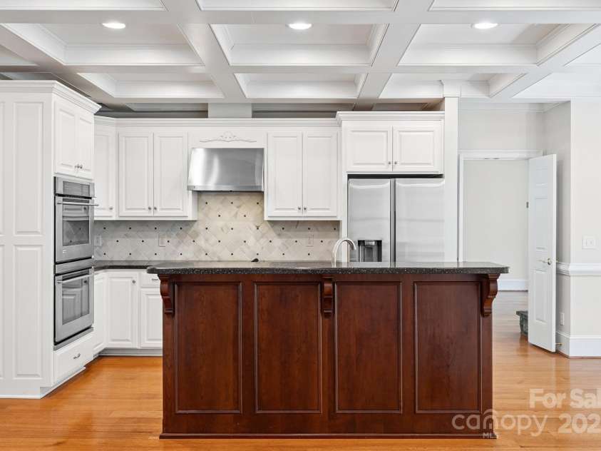 20308 Ridgebrook Lane, Locust, NC 28097.  MLS# CAR4279014, YatesRealty ID 29685. Kitchen