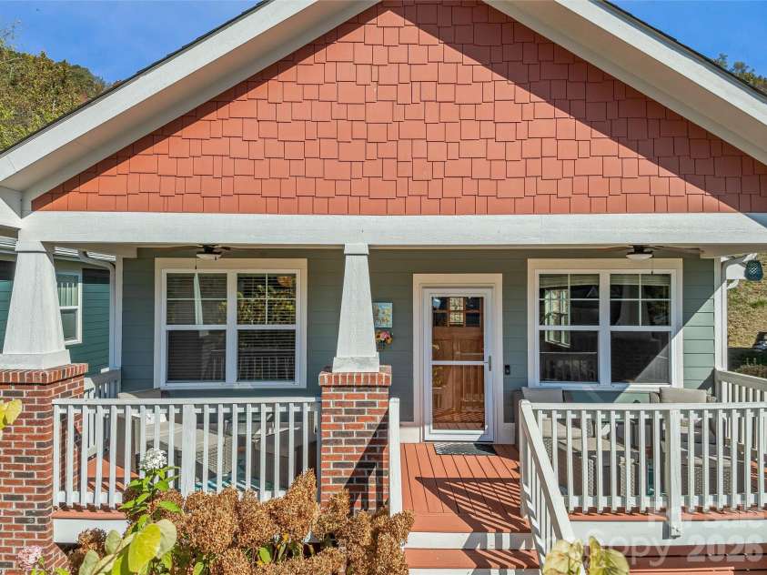 31 Byrdcliffe Lane, Asheville, NC 28805.  MLS# CAR4386508, YatesRealty ID 29685. 