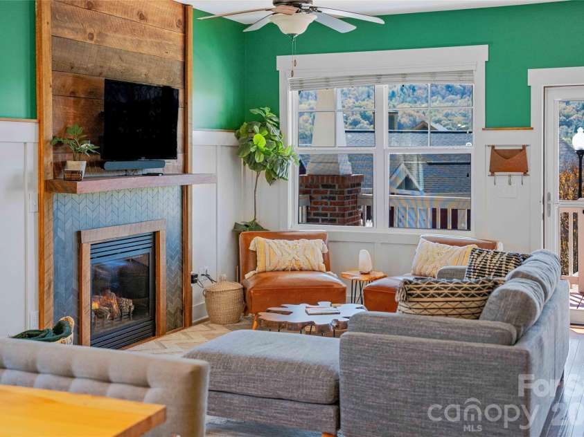31 Byrdcliffe Lane, Asheville, NC 28805.  MLS# CAR4386508, YatesRealty ID 29685. 