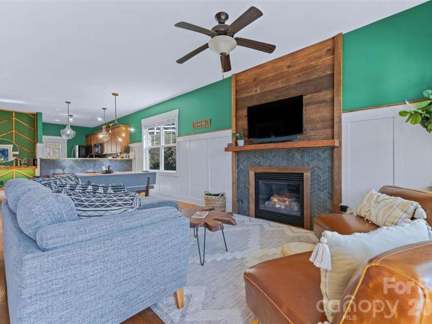 31 Byrdcliffe Lane, Asheville, NC 28805.  MLS# CAR4386508, YatesRealty ID 29685. 