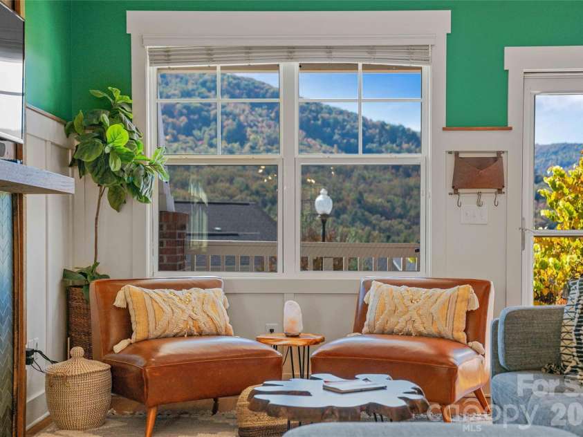 31 Byrdcliffe Lane, Asheville, NC 28805.  MLS# CAR4386508, YatesRealty ID 29685. 