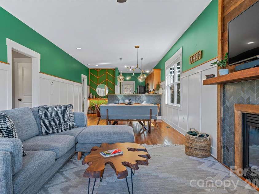 31 Byrdcliffe Lane, Asheville, NC 28805.  MLS# CAR4386508, YatesRealty ID 29685. 