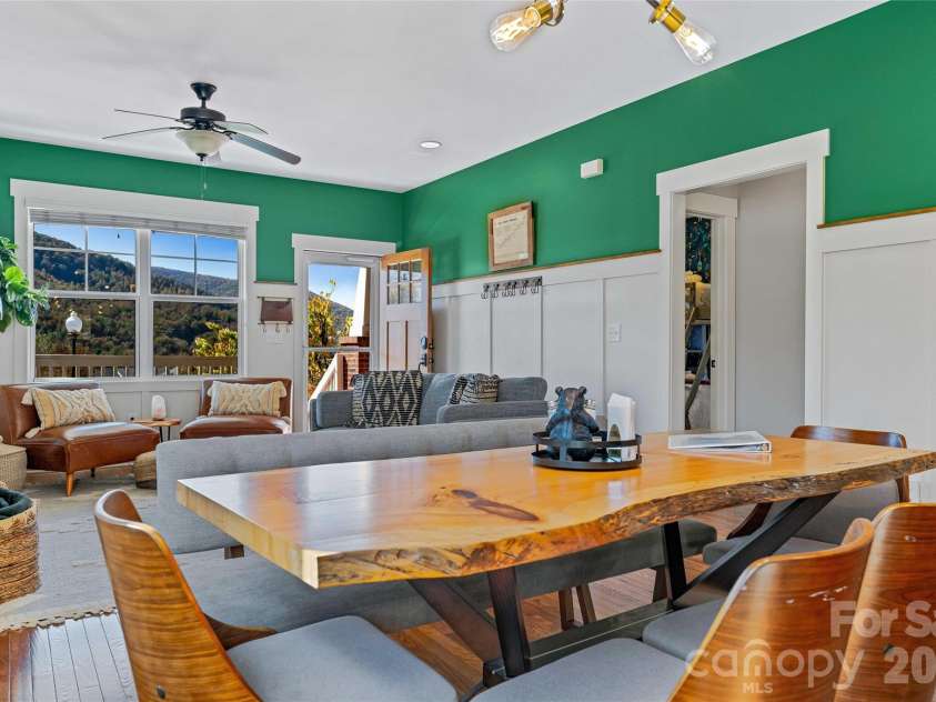31 Byrdcliffe Lane, Asheville, NC 28805.  MLS# CAR4386508, YatesRealty ID 29685. 