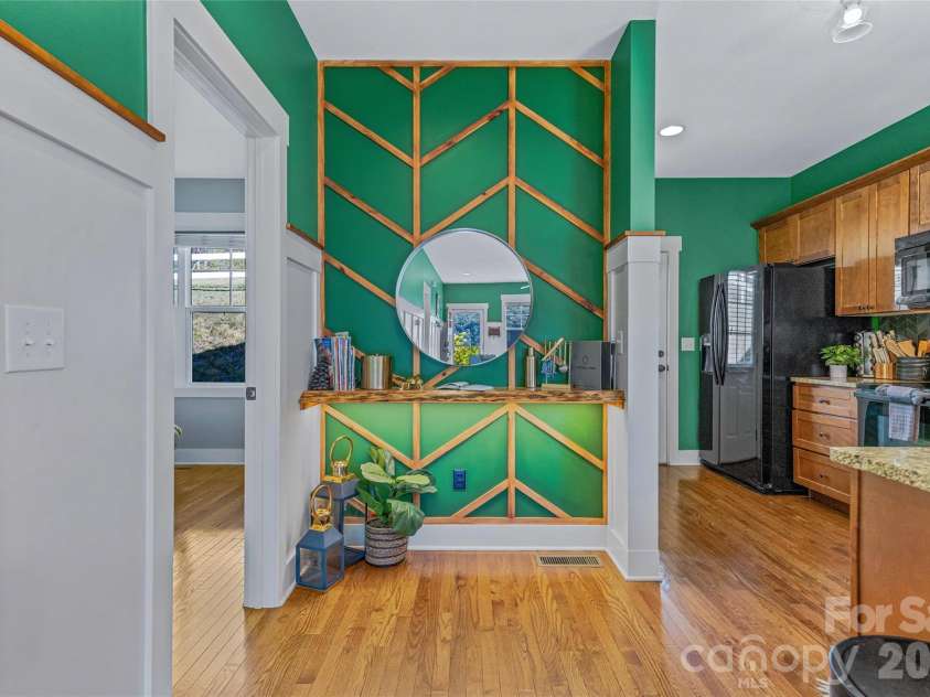 31 Byrdcliffe Lane, Asheville, NC 28805.  MLS# CAR4386508, YatesRealty ID 29685. 