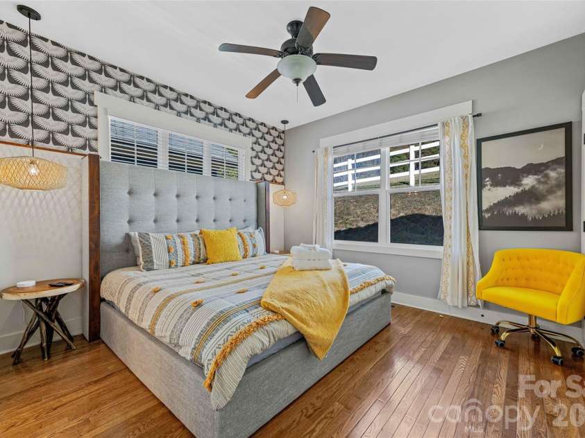 31 Byrdcliffe Lane, Asheville, NC 28805.  MLS# CAR4386508, YatesRealty ID 29685. 