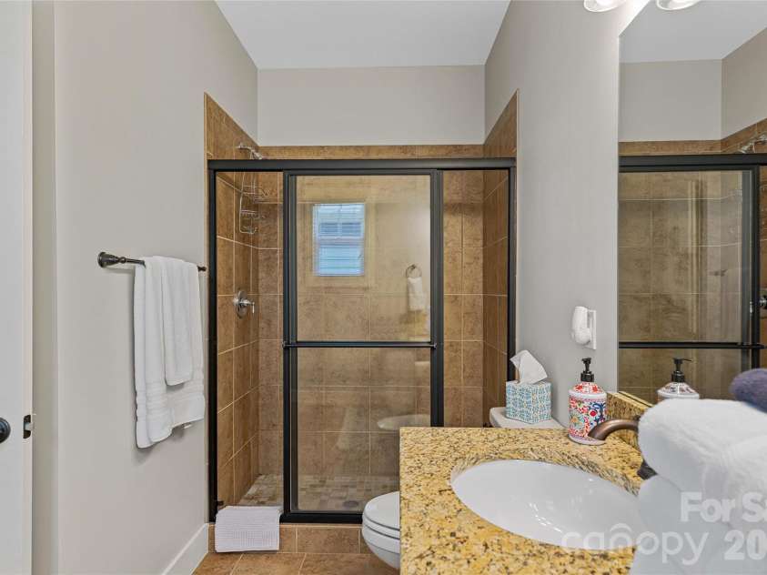 31 Byrdcliffe Lane, Asheville, NC 28805.  MLS# CAR4386508, YatesRealty ID 29685. 