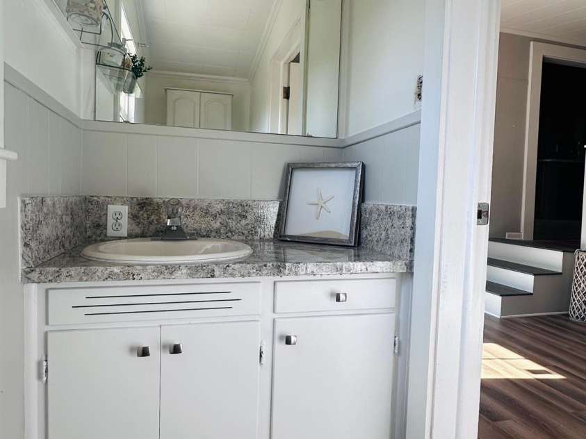 2202 16th Avenue, Hickory, NC 28601.  MLS# CAR4272734, YatesRealty ID 29686. Half bath