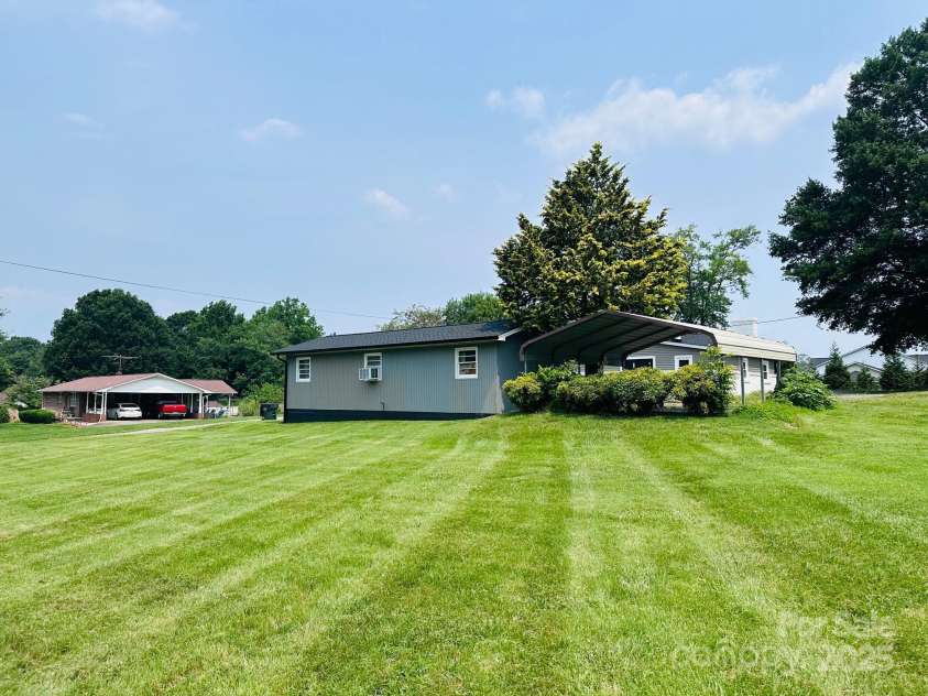 2202 16th Avenue, Hickory, NC 28601.  MLS# CAR4272734, YatesRealty ID 29686. Level yard