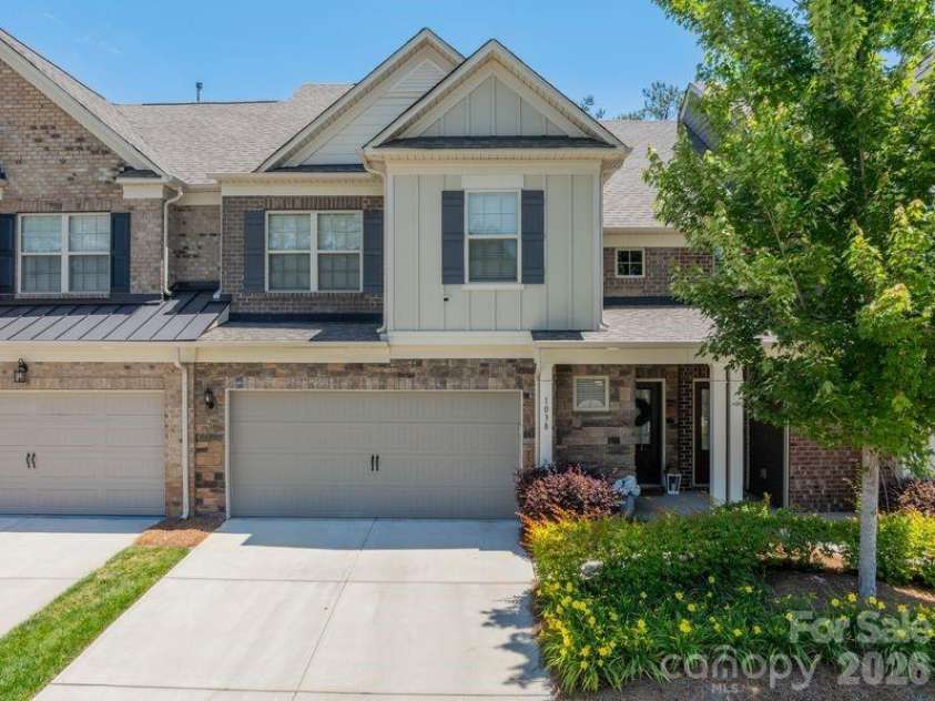 1038 Crest Oak Lane, Fort Mill, SC 29707.  MLS# CAR4384950, YatesRealty ID 29688. 