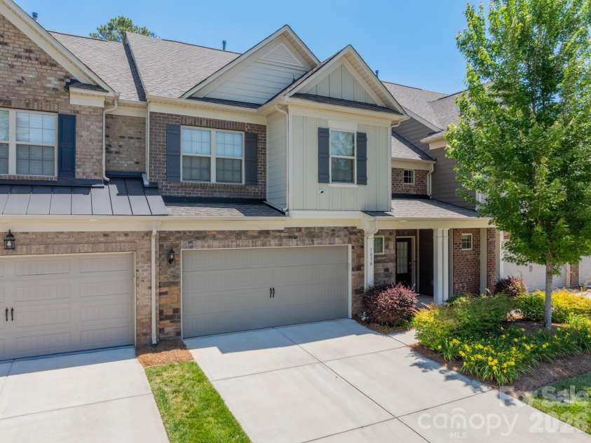 1038 Crest Oak Lane, Fort Mill, SC 29707.  MLS# CAR4384950, YatesRealty ID 29688. 