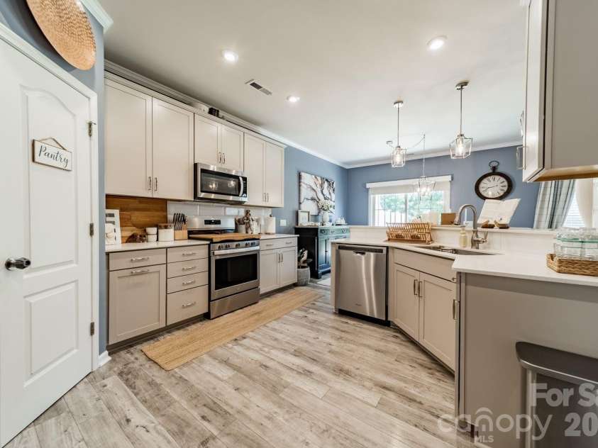 1038 Crest Oak Lane, Fort Mill, SC 29707.  MLS# CAR4384950, YatesRealty ID 29688. 