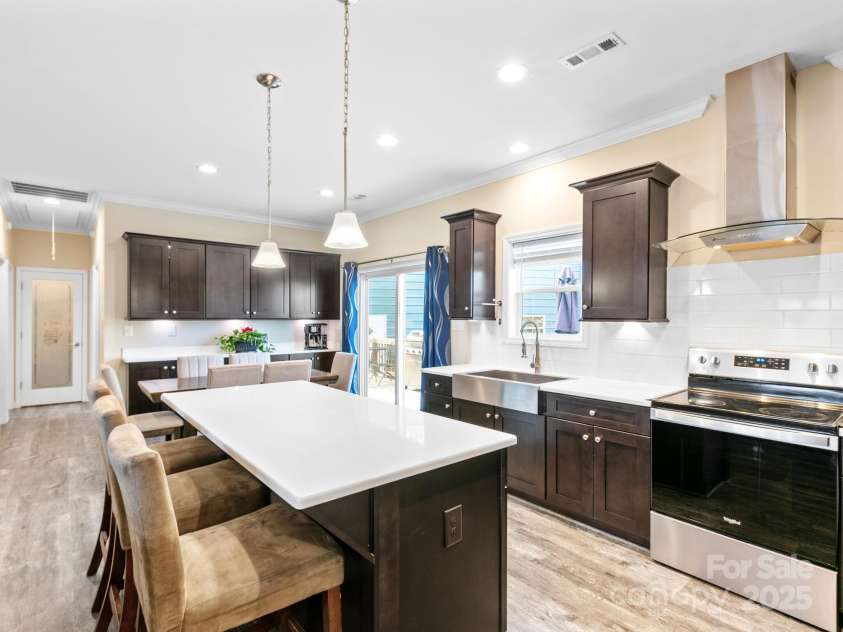 35 Dawson Steele Court, Asheville, NC 28803.  MLS# CAR4223718, YatesRealty ID 29688. Kitchen