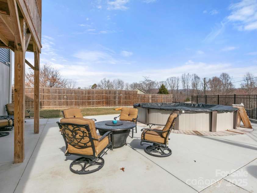 35 Dawson Steele Court, Asheville, NC 28803.  MLS# CAR4223718, YatesRealty ID 29688. Patio
