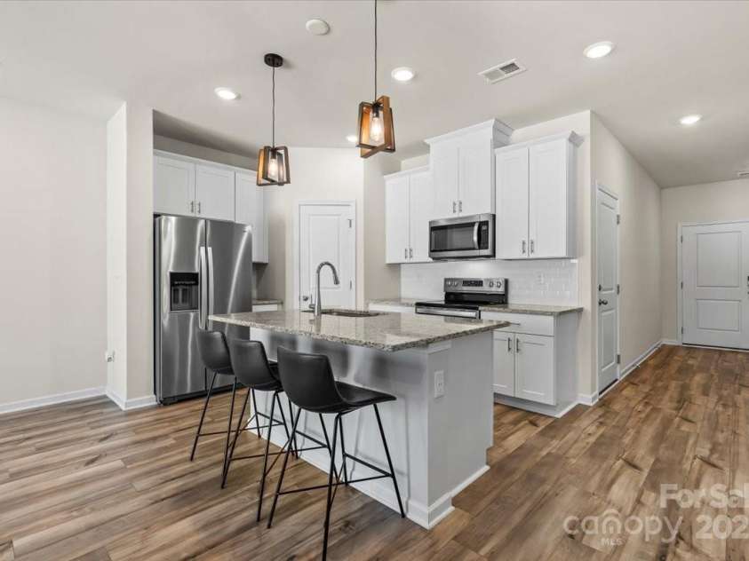 1021 Plumcrest Drive, Charlotte, NC 28216.  MLS# CAR4285638, YatesRealty ID 29689. 42