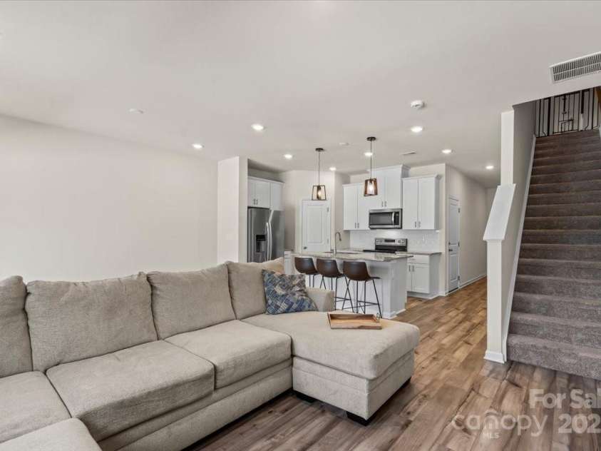 1021 Plumcrest Drive, Charlotte, NC 28216.  MLS# CAR4285638, YatesRealty ID 29689. So much space to entertain