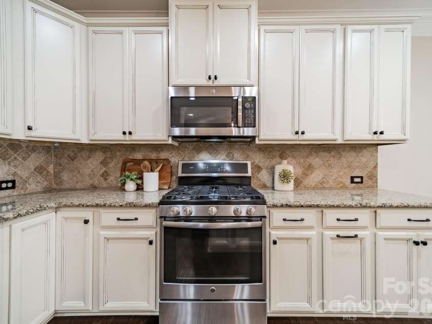 205 Pine Needles Lane, Fort Mill, SC 29708.  MLS# CAR4381450, YatesRealty ID 29689. 