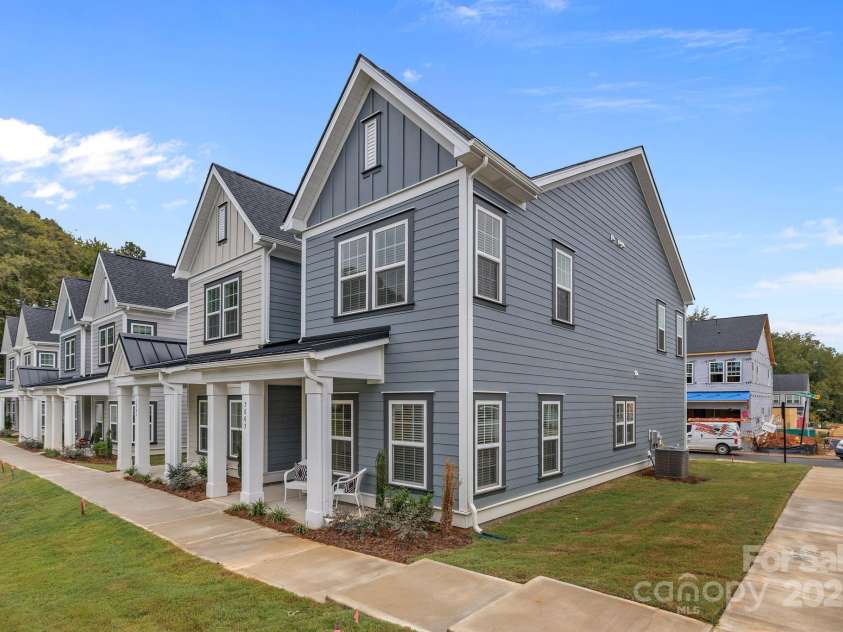 5012 Cherry Gum Court, Matthews, NC 28105.  MLS# CAR4260010, YatesRealty ID 2969. 