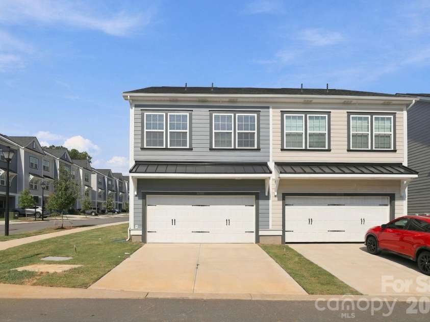 5012 Cherry Gum Court, Matthews, NC 28105.  MLS# CAR4422821, YatesRealty ID 2969. 