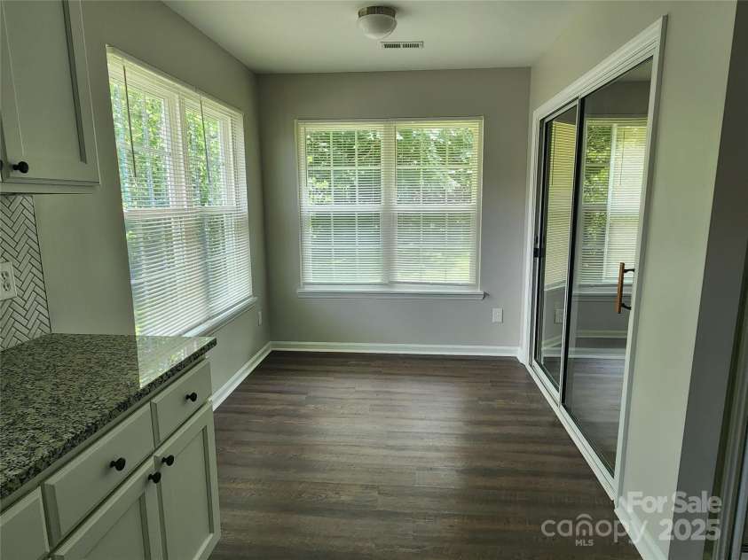 5855 Amity Springs Drive, Charlotte, NC 28212.  MLS# CAR4275097, YatesRealty ID 29690. Breakfast