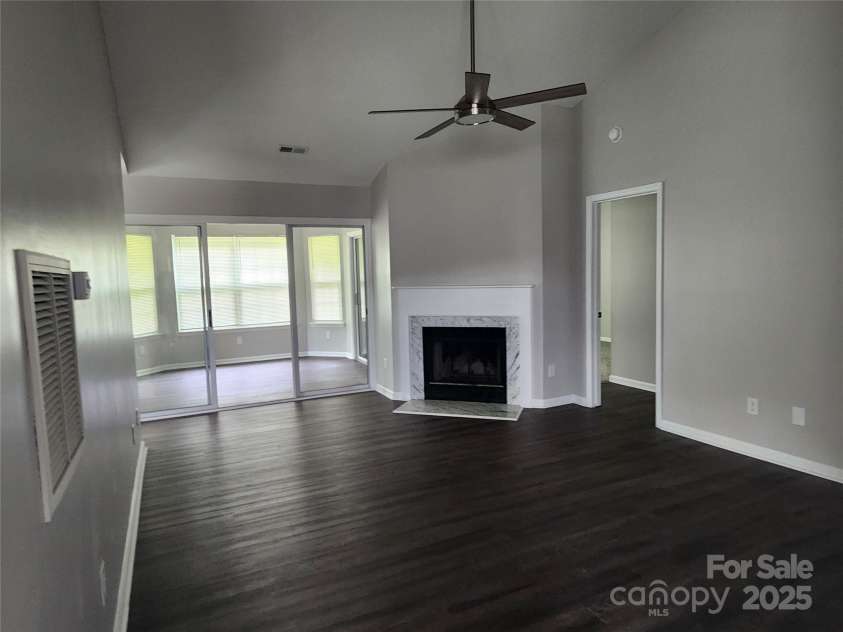 5855 Amity Springs Drive, Charlotte, NC 28212.  MLS# CAR4275097, YatesRealty ID 29690. Living room