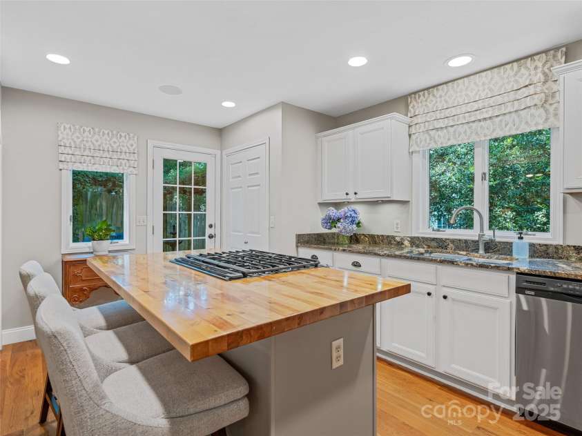 4 Amelia Court, Arden, NC 28704.  MLS# CAR4276897, YatesRealty ID 29691. 