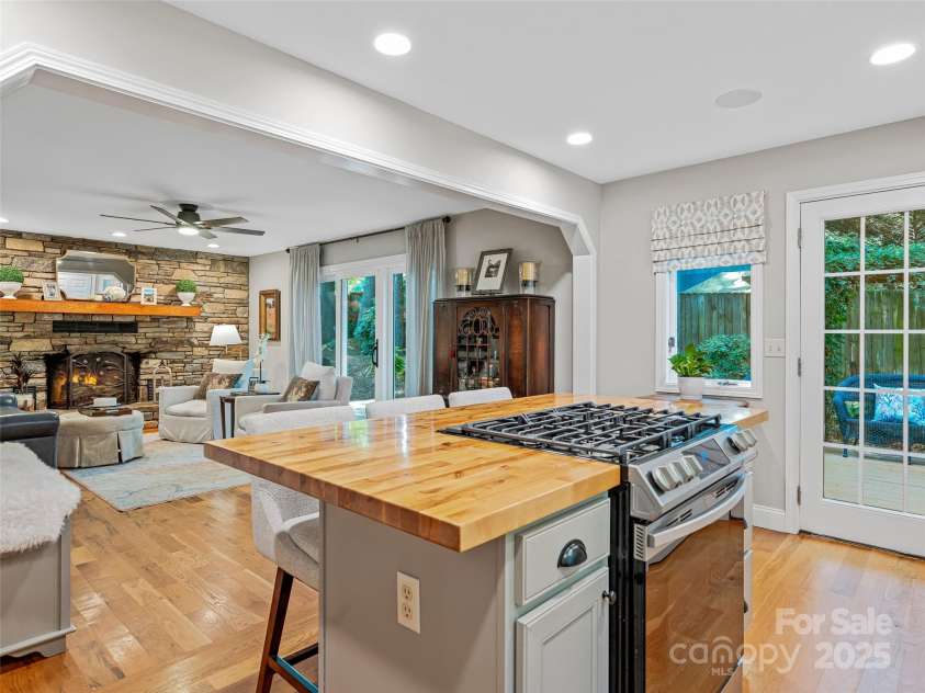 4 Amelia Court, Arden, NC 28704.  MLS# CAR4276897, YatesRealty ID 29691. 
