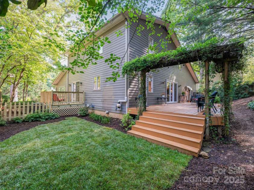 4 Amelia Court, Arden, NC 28704.  MLS# CAR4276897, YatesRealty ID 29691. 