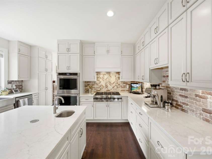 5555 Riverfront Road, Lake Wylie, SC 29710.  MLS# CAR4377095, YatesRealty ID 29692. 
