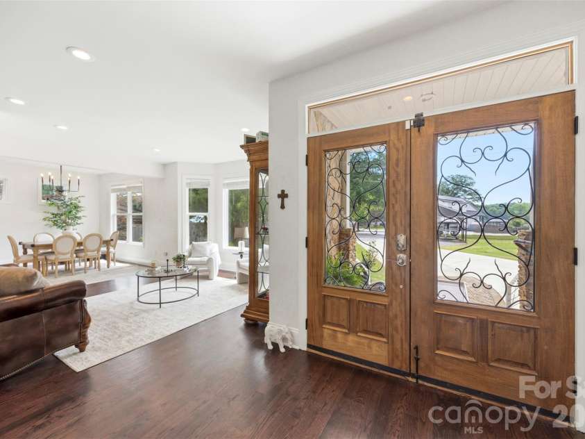5555 Riverfront Road, Lake Wylie, SC 29710.  MLS# CAR4377095, YatesRealty ID 29692. 