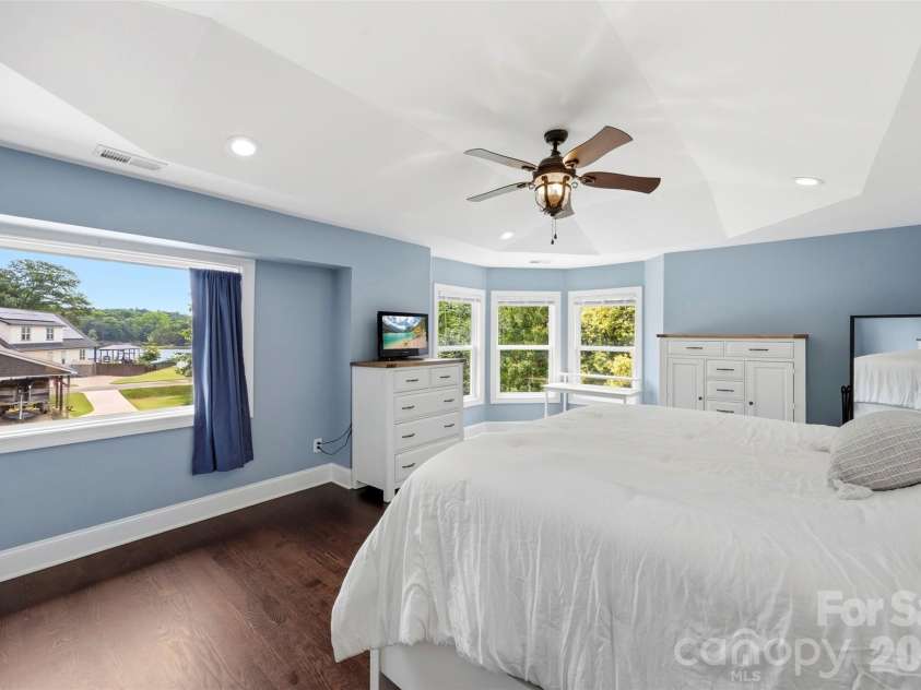5555 Riverfront Road, Lake Wylie, SC 29710.  MLS# CAR4377095, YatesRealty ID 29692. 