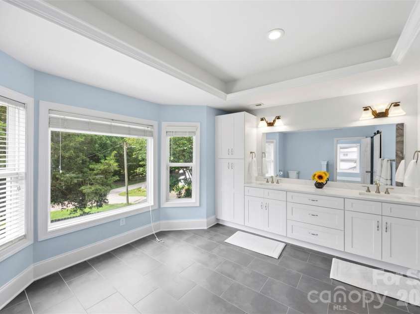 5555 Riverfront Road, Lake Wylie, SC 29710.  MLS# CAR4377095, YatesRealty ID 29692. 