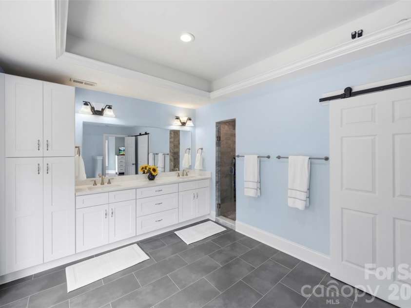 5555 Riverfront Road, Lake Wylie, SC 29710.  MLS# CAR4377095, YatesRealty ID 29692. 