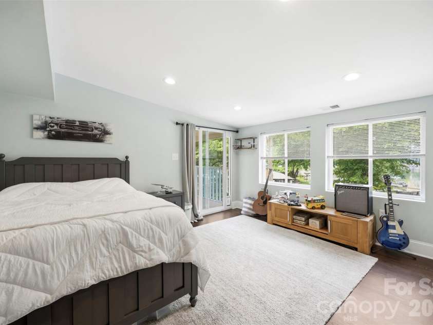 5555 Riverfront Road, Lake Wylie, SC 29710.  MLS# CAR4377095, YatesRealty ID 29692. 