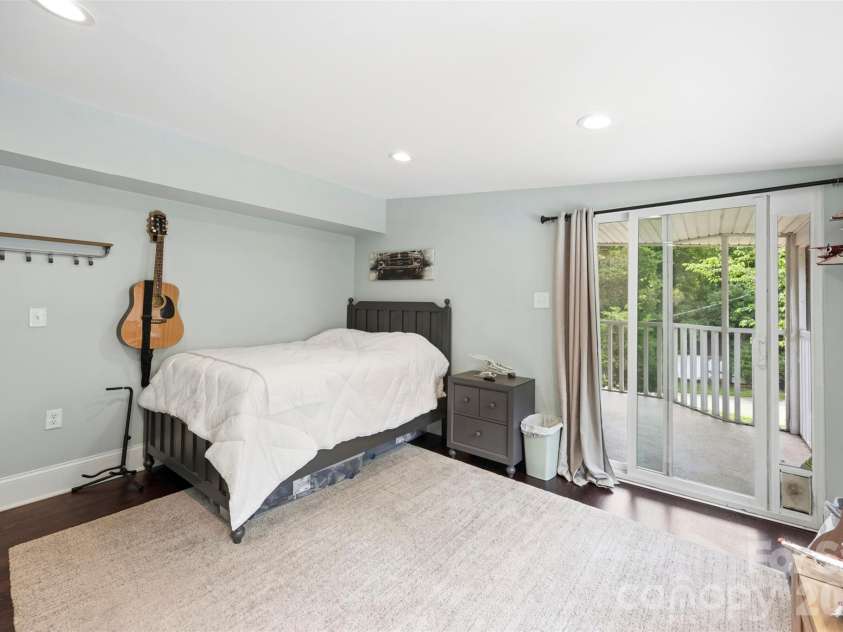 5555 Riverfront Road, Lake Wylie, SC 29710.  MLS# CAR4377095, YatesRealty ID 29692. 