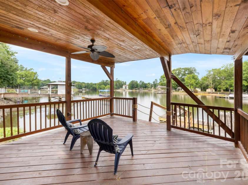 5555 Riverfront Road, Lake Wylie, SC 29710.  MLS# CAR4377095, YatesRealty ID 29692. 