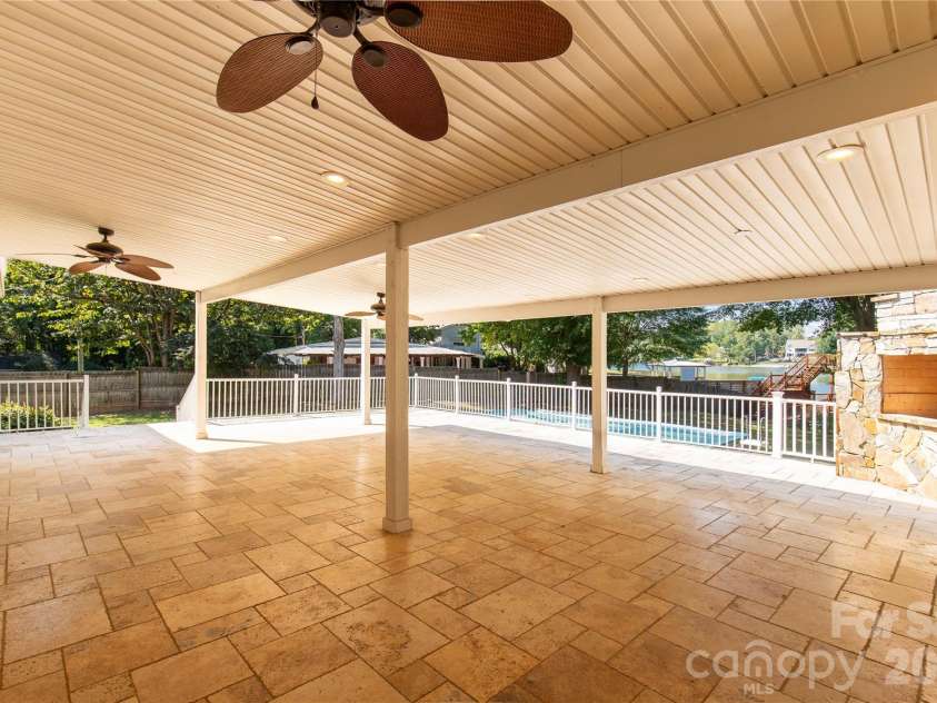 5555 Riverfront Road, Lake Wylie, SC 29710.  MLS# CAR4425921, YatesRealty ID 29692. 