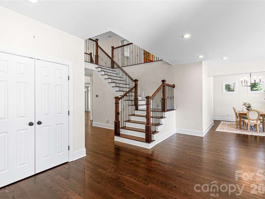 5555 Riverfront Road, Lake Wylie, SC 29710.  MLS# CAR4425921, YatesRealty ID 29692. Foyer