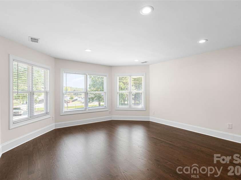5555 Riverfront Road, Lake Wylie, SC 29710.  MLS# CAR4425921, YatesRealty ID 29692. Loft