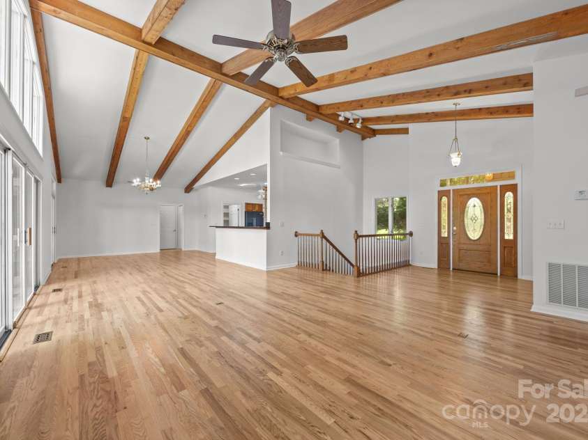 110 Thrashing Rock Drive, Hendersonville, NC 28739.  MLS# CAR4282429, YatesRealty ID 29693. 