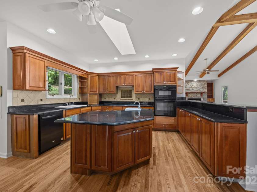 110 Thrashing Rock Drive, Hendersonville, NC 28739.  MLS# CAR4282429, YatesRealty ID 29693. 