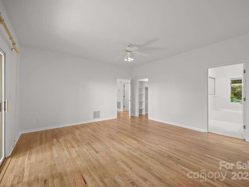 110 Thrashing Rock Drive, Hendersonville, NC 28739.  MLS# CAR4282429, YatesRealty ID 29693. 