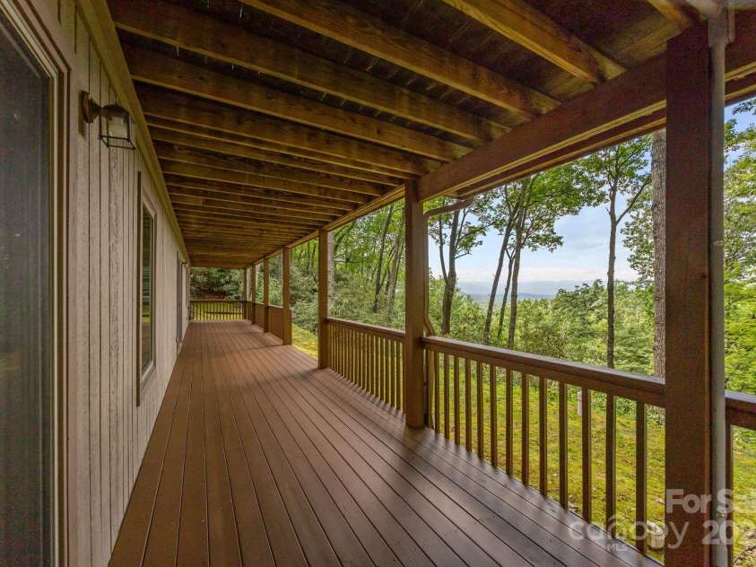 110 Thrashing Rock Drive, Hendersonville, NC 28739.  MLS# CAR4282429, YatesRealty ID 29693. 