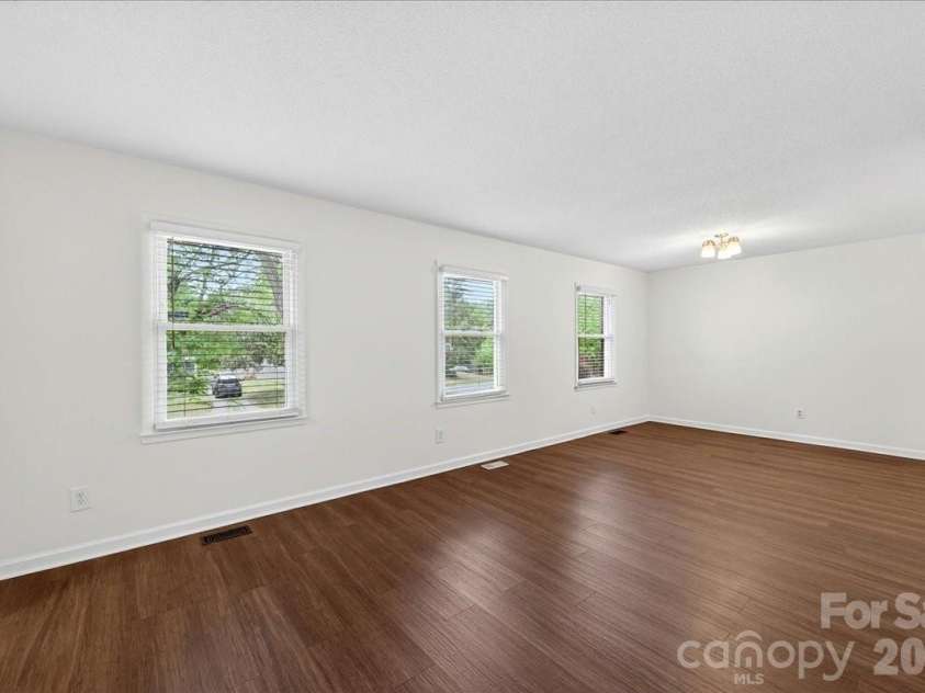 6219 Welford Road, Charlotte, NC 28211.  MLS# CAR4376961, YatesRealty ID 29693. 
